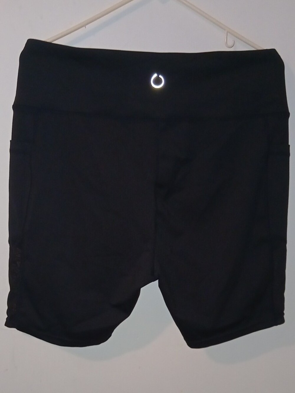 Women’s Black Bike Shorts with Side Pockets - Picture 3 of 3